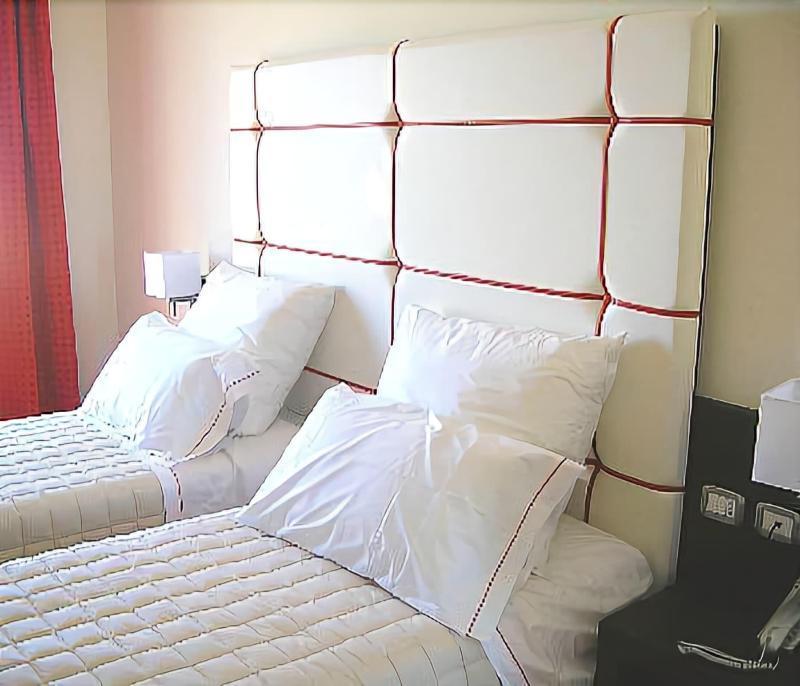 Hotel Al Ritrovo Кастеллуццо Экстерьер фото