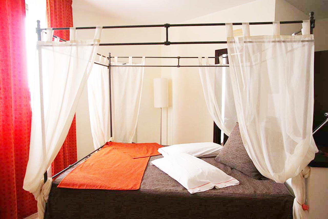 Hotel Al Ritrovo Кастеллуццо Экстерьер фото